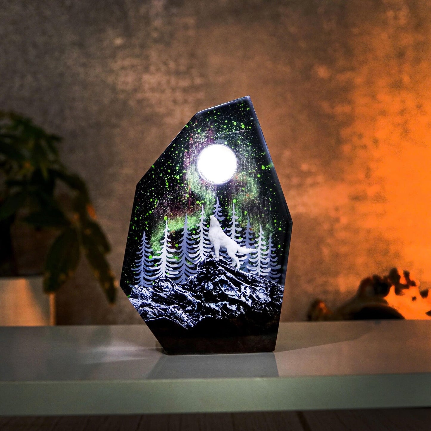 Weißer Mond Wolf Harzlampe