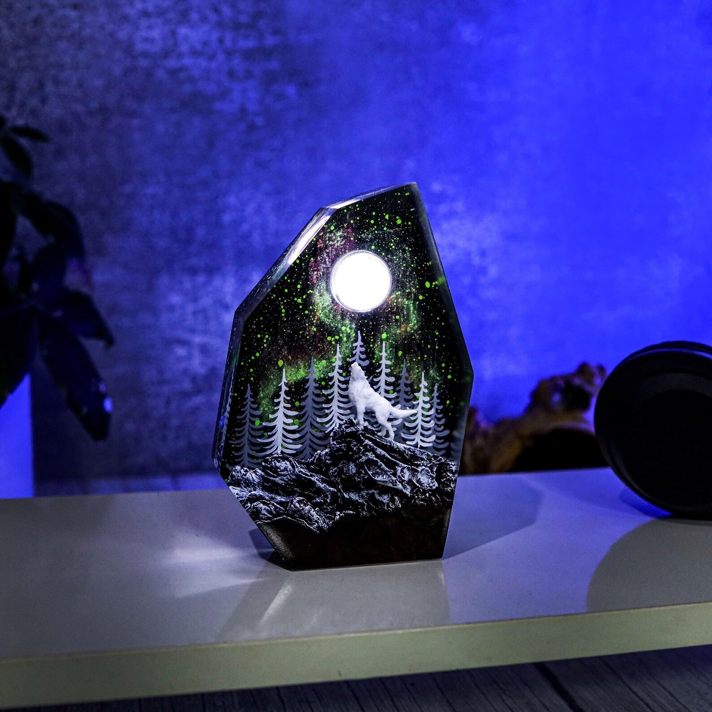 Weißer Mond Wolf Harzlampe